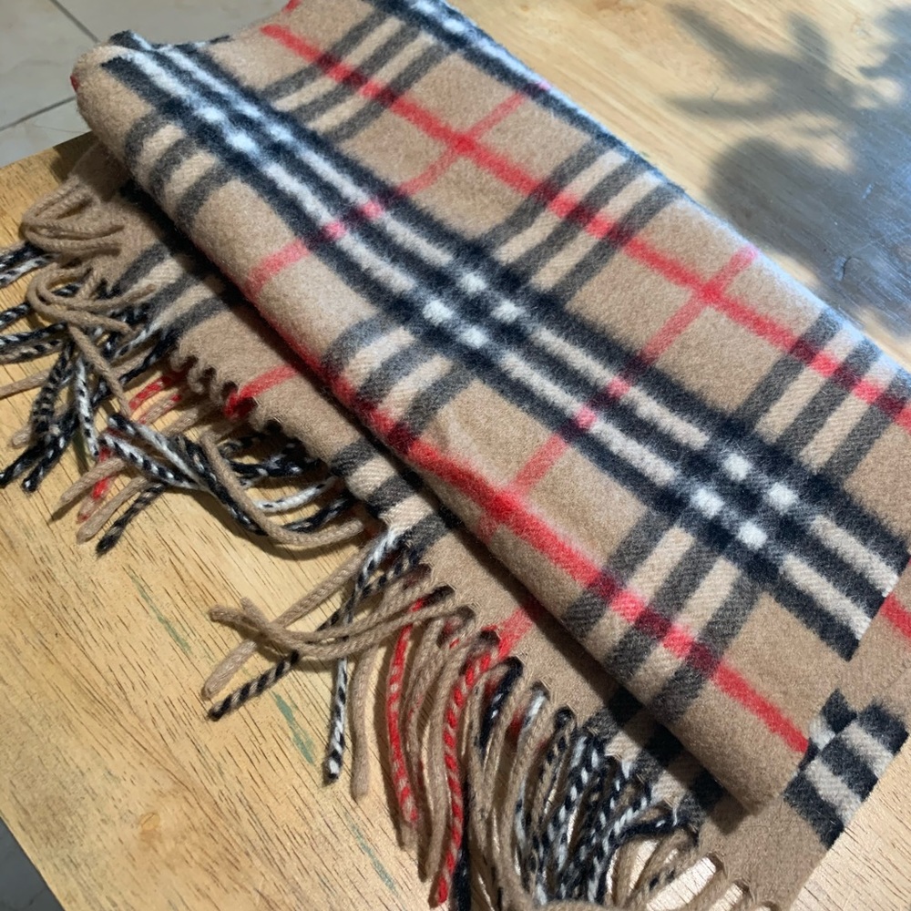 Burberry 100% Cashmere Scarf Like New
